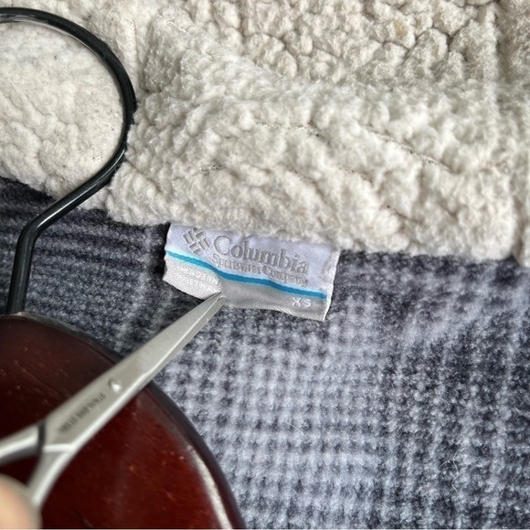 - Xs  Columbia fleece vest - Picture 5 of 10